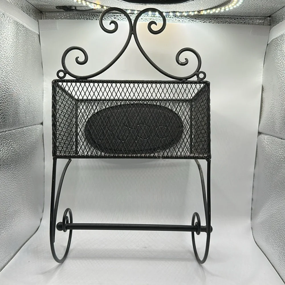 Black Metal Bath Wall Rack